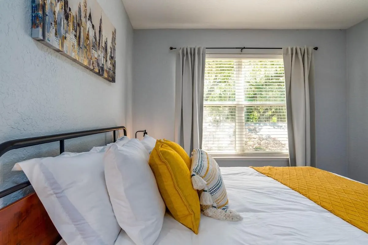 Holiday home Modern Dt Home-King Size Bed-Patios-Long Stays-Wifi Orlando