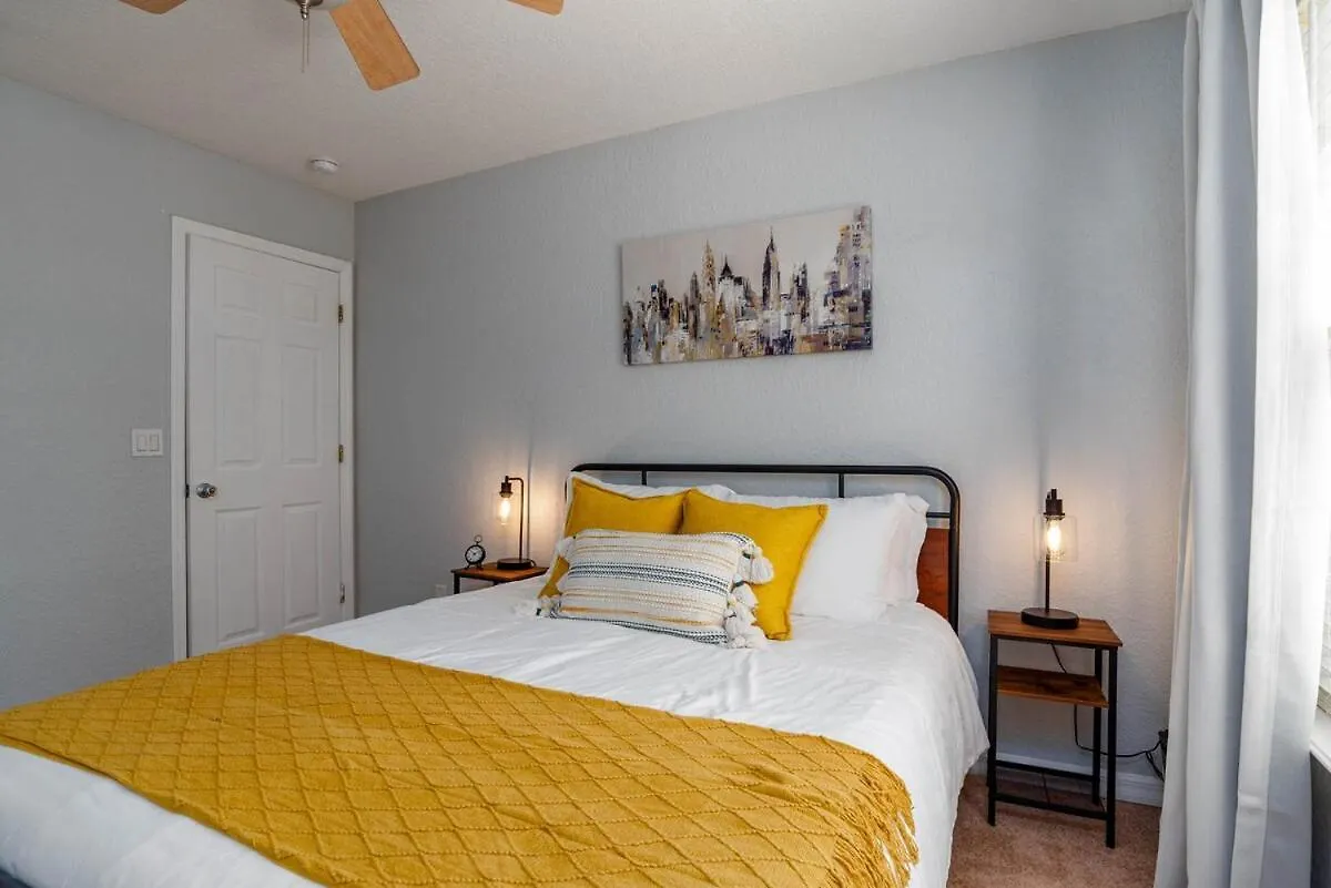 Holiday home Modern Dt Home-King Size Bed-Patios-Long Stays-Wifi Orlando United States