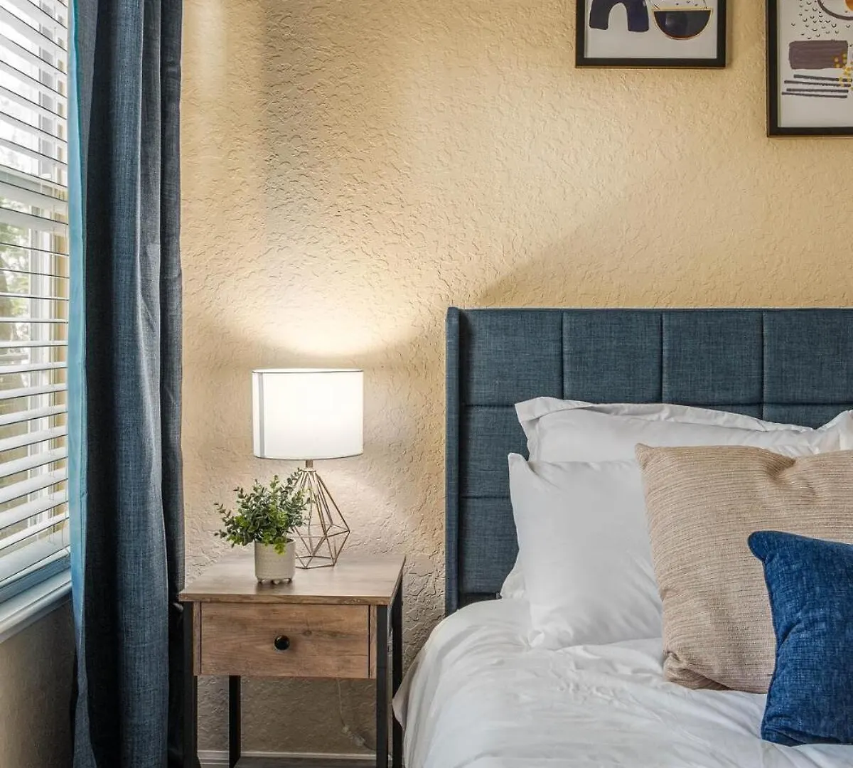 Holiday home Modern Dt Home-King Size Bed-Patios-Long Stays-Wifi Orlando