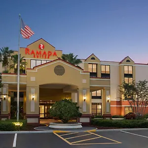 Hotell Ramada By Wyndham Airport- Free Airport Shuttle, Orlando